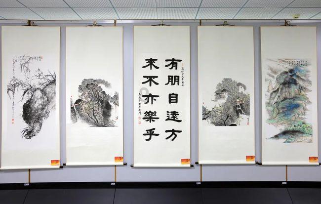 2024龙年新年喜庆台历背景模板